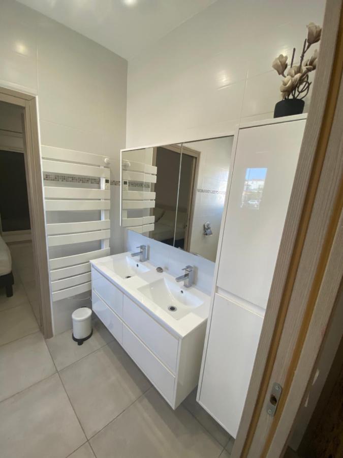 Proche Plage ,Lumineux, Confort Et Bien Situe Villa Mèze Eksteriør billede